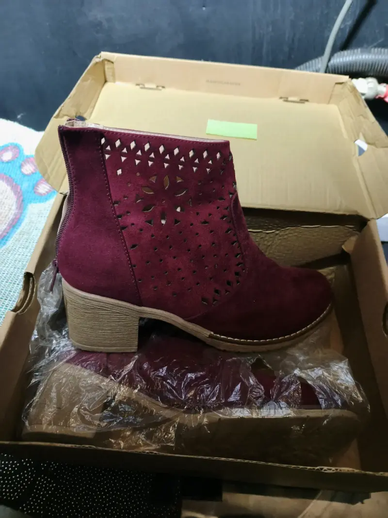 Botines burdeos de gamuza con tacón