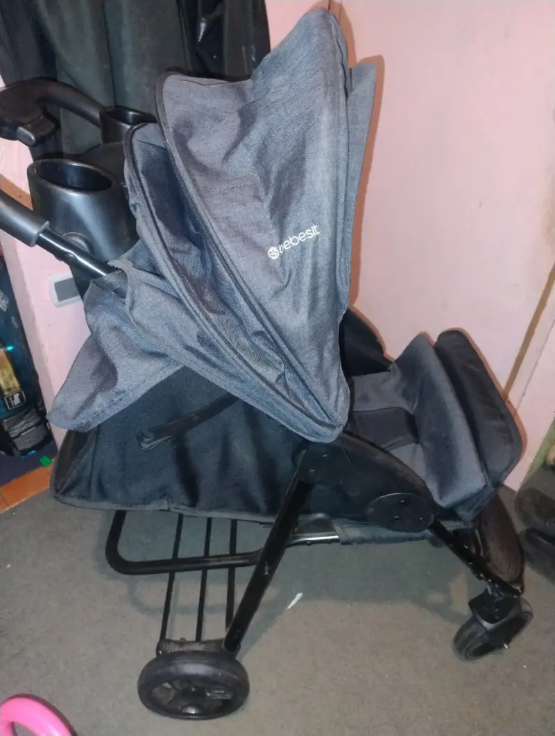 Coche de bebé Bebesit plegable gris