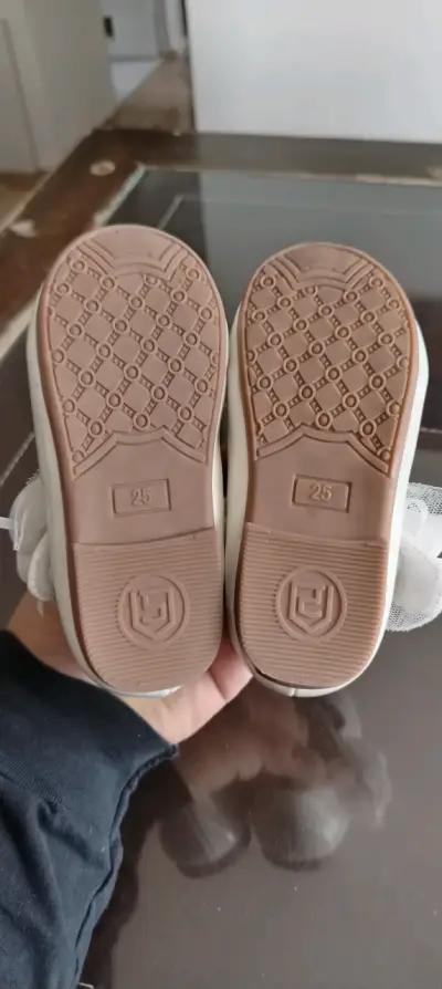 Zapatos de niña blancos de charol - miniatura 3