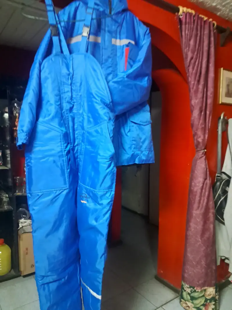 Traje impermiable azul con tirantes talla M - 4