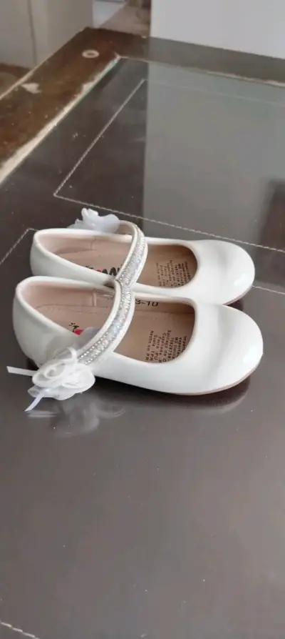 Zapatos de niña blancos de charol brillantes - miniatura 2