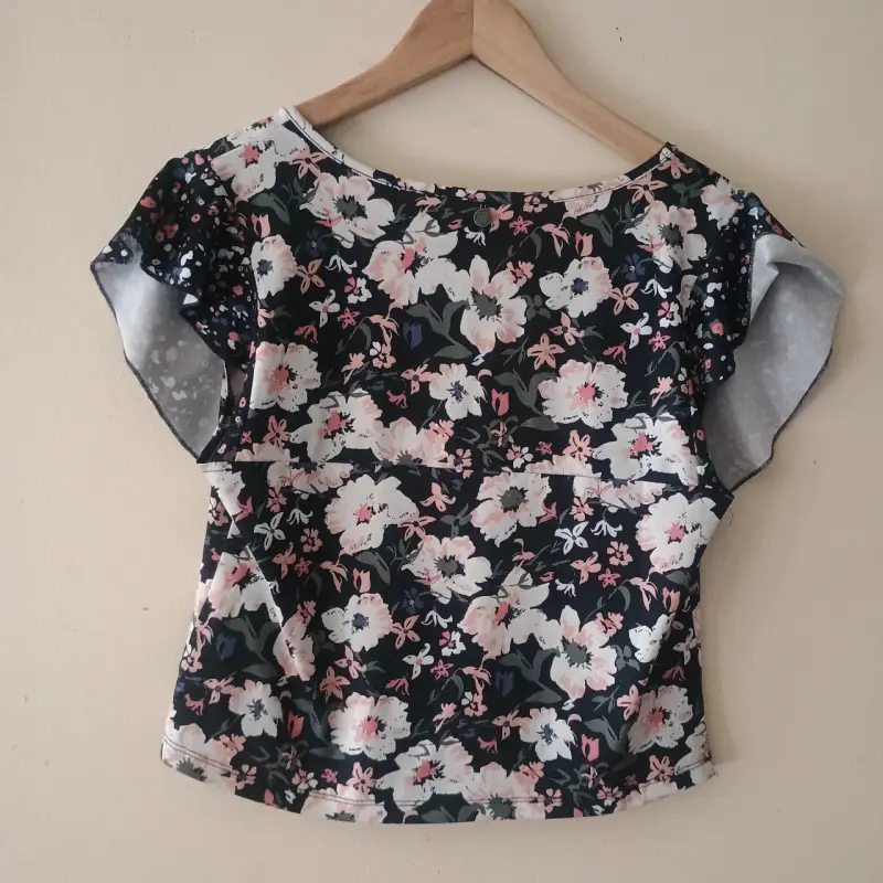 Blusa floral con volantes - 2