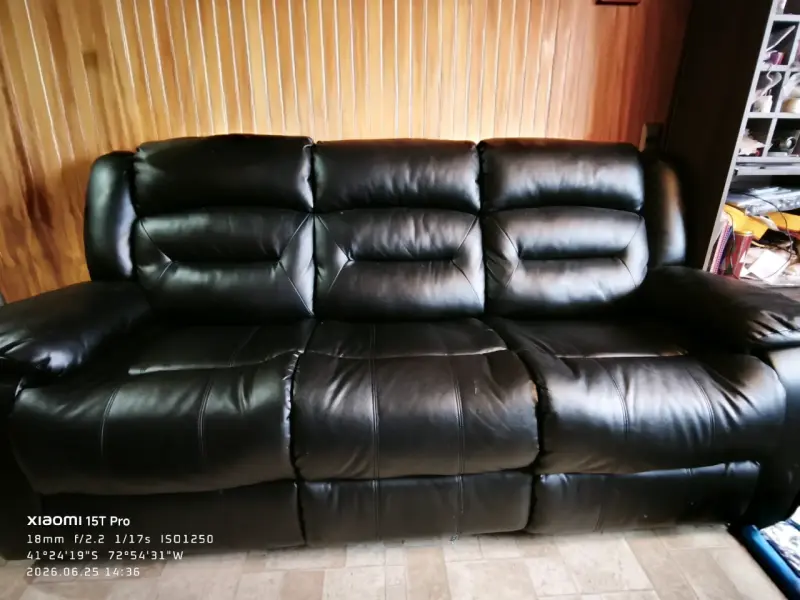 Sofá de cuero negro reclinable - 1