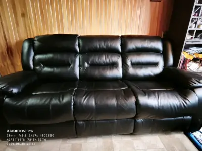 Sofá de cuero negro reclinable - miniatura 1