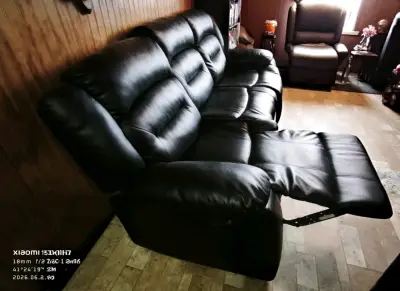 Sofá de cuero negro reclinable - miniatura 5