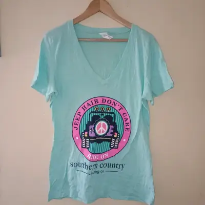 Polera verde con diseño Jeep Hair - miniatura 1