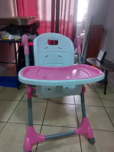 Silla de comer para bebé rosa - miniatura 1
