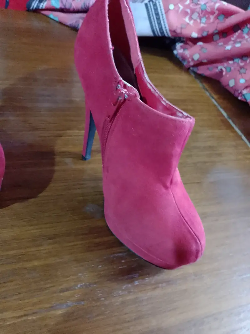 Botines de tacón alto rojos - 1