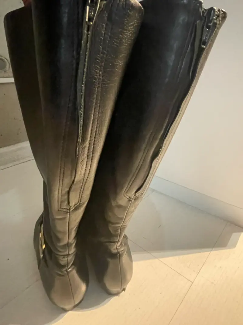 Botas largas de cuero negro - 1