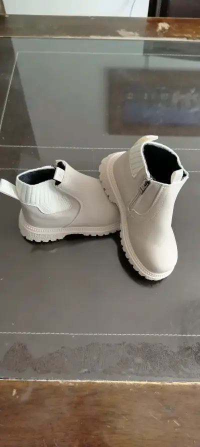 Botines blancos para niñas con cierre lateral - miniatura 1