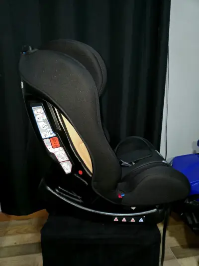 Silla de auto Bebesit negra segura - miniatura 2