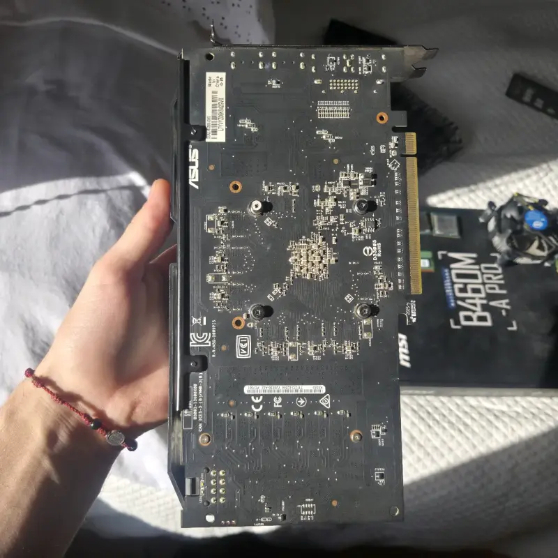 Tarjeta gráfica RX 580 8GB ASUS dual fan - 4