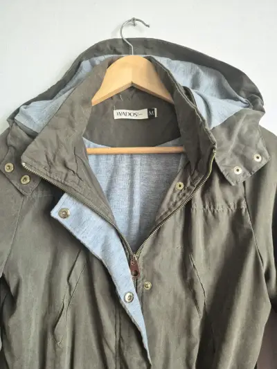 Parka verde militar con capucha para mujer - miniatura 3