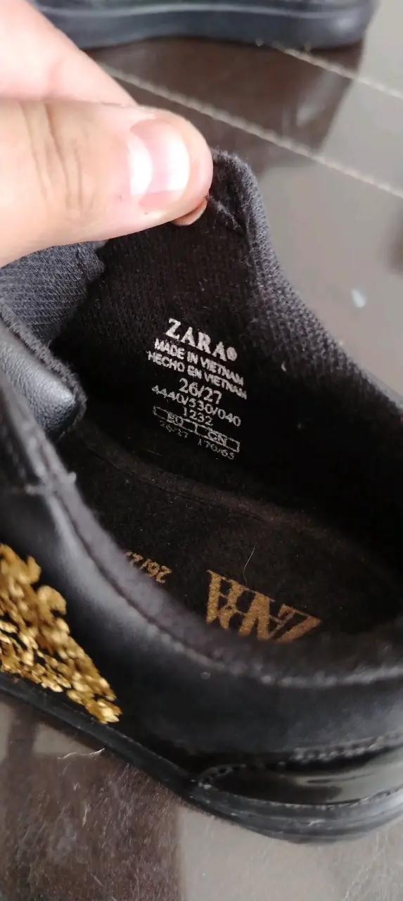 Zapatillas negras para niñ@s con diseño - 4