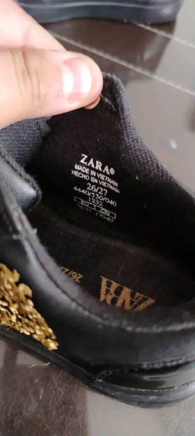 Zapatillas negras para niñ@s con diseño - miniatura 4