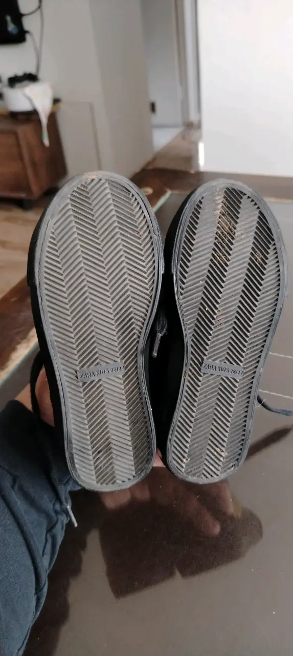 Zapatillas negras para niñ@s con diseño - 5