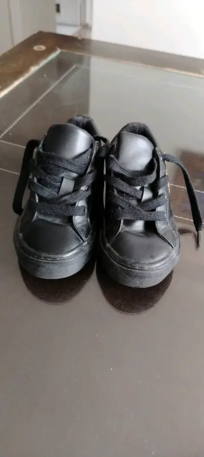 Zapatillas negras para niñ@s con diseño - miniatura 6