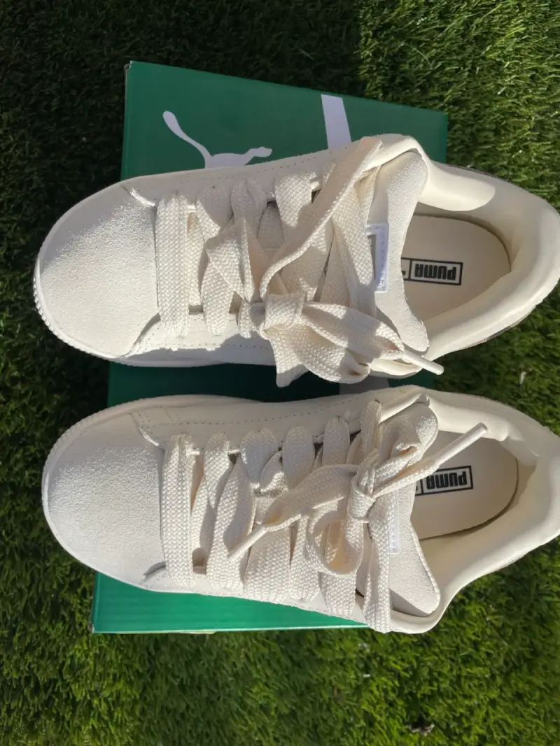 Zapatillas Puma blancas con diseño - 2
