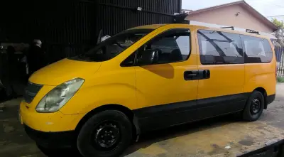 Furgón Hyundai h1 - miniatura 1