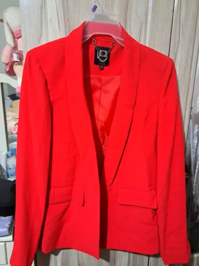 Blazer rojo elegante para mujer - miniatura 1