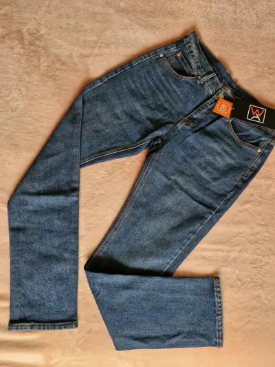 Jeans azul nuevo - miniatura 2