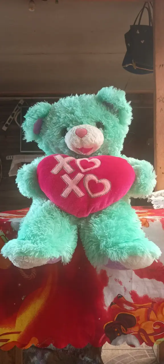 Osito de peluche verde con corazón - 2