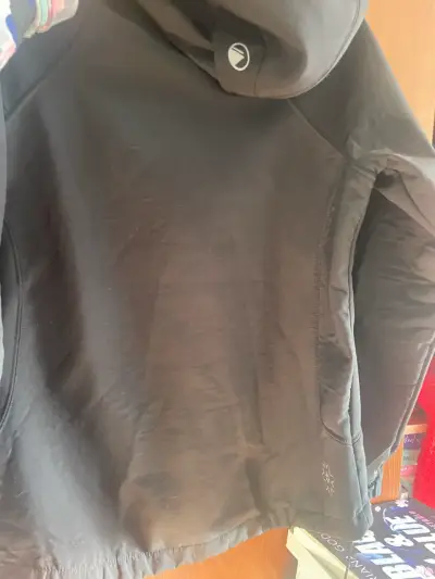 Chaqueta negra Lippi con capucha - miniatura 2