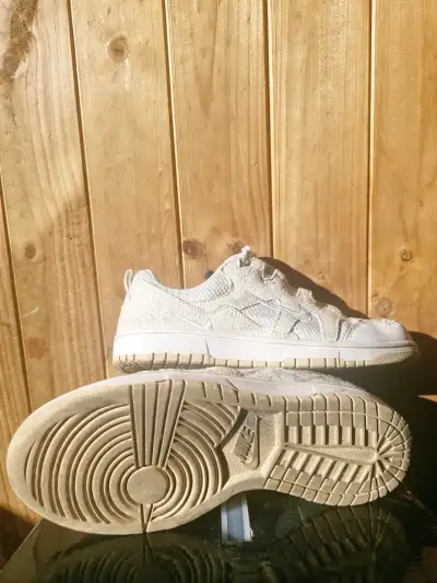 Zapatillas deportivas blancas Nike en buen estado - miniatura 2