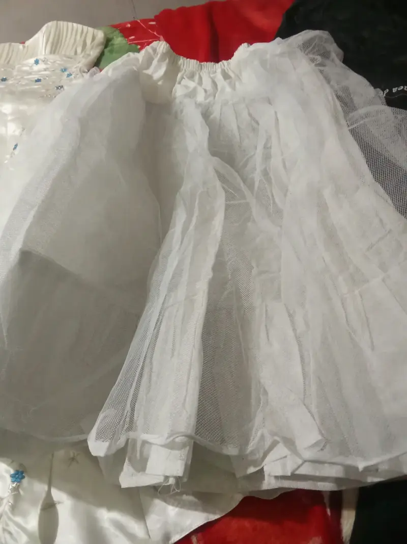 Vestido de novia blanco con bordados - 4
