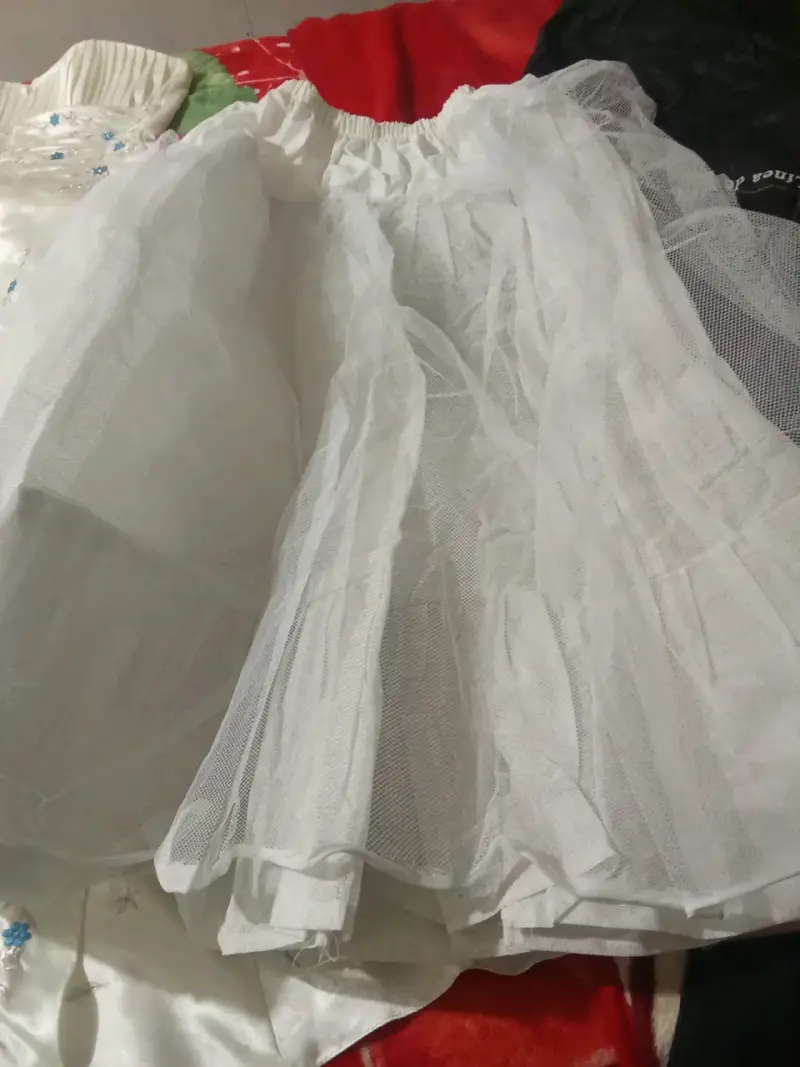 Vestido de novia blanco con bordados - 5