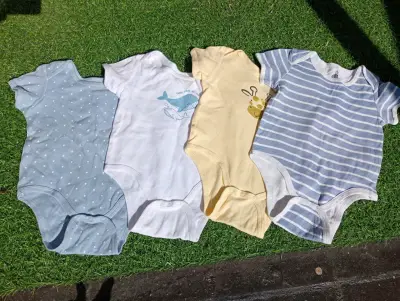 Set de 4 bodies para bebé con estampados divertidos - miniatura 5