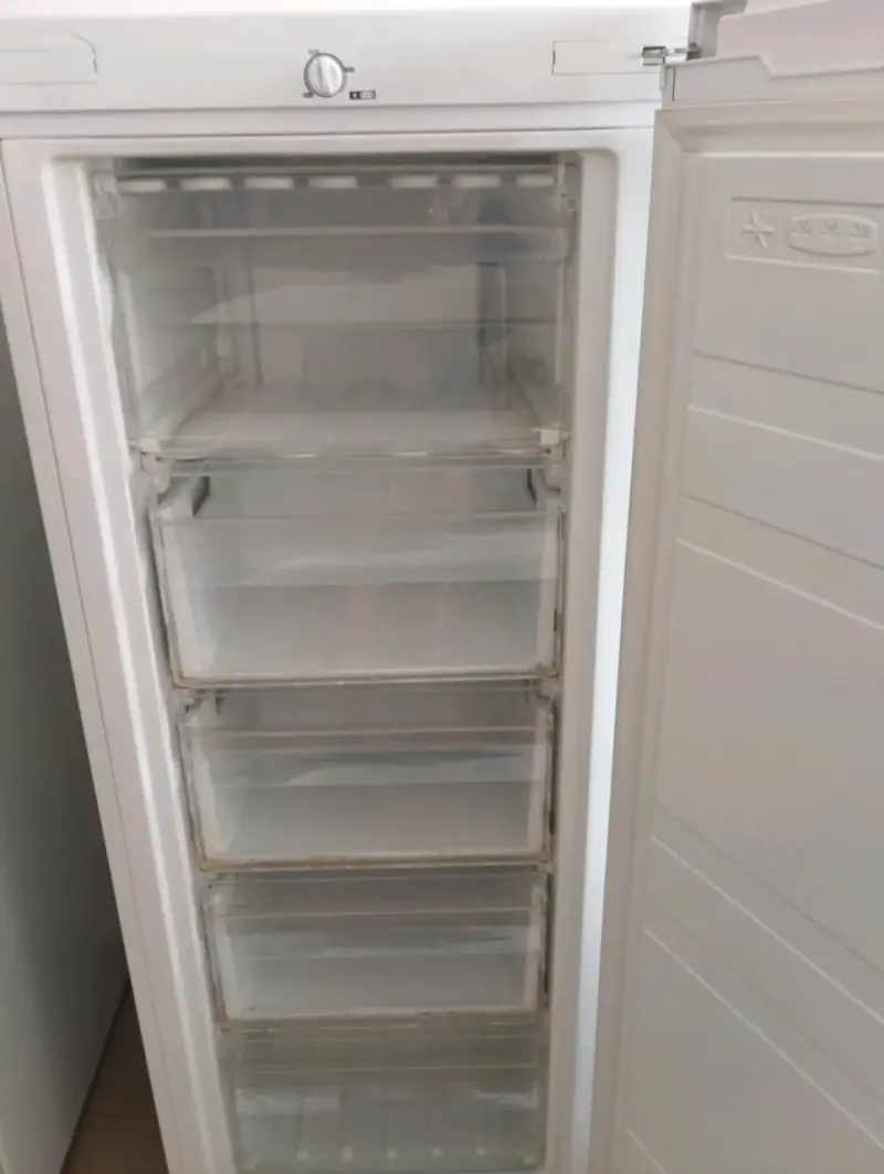 Refrigerador Midea A+ eficiente - 3