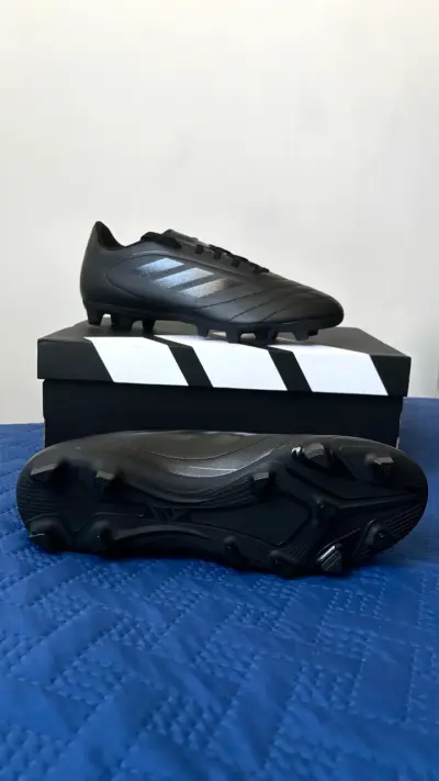 Zapatillas de fútbol Adidas color negro - miniatura 1