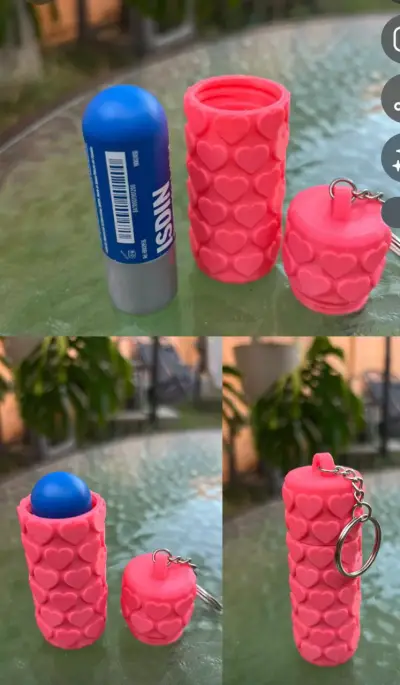 Protector de bálsamo labial con llavero - miniatura 1