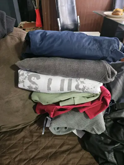 Lote de ropa variada para hombre talla XL - miniatura 1