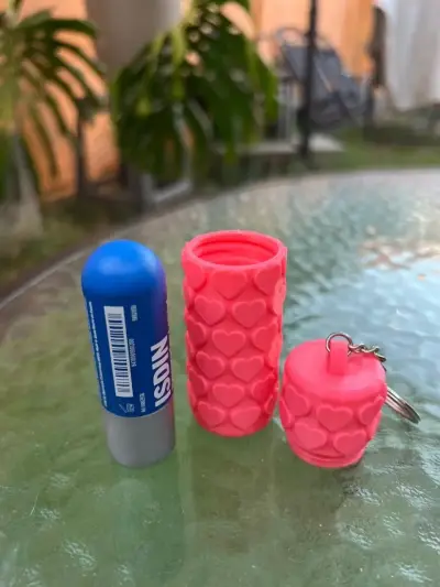 Protector de bálsamo labial con llavero - miniatura 4