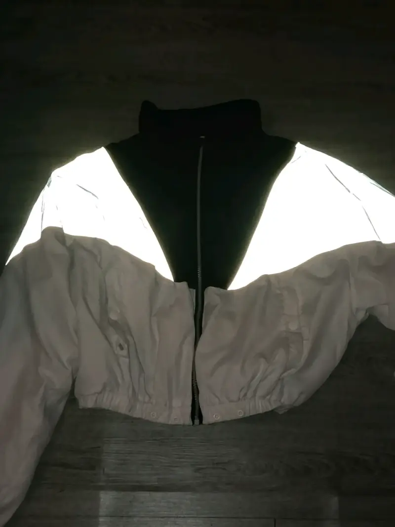 Chaqueta reflectante blanca, negra y gris - 1