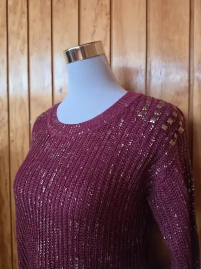 Suéter burdeos con lentejuelas para mujer - miniatura 2
