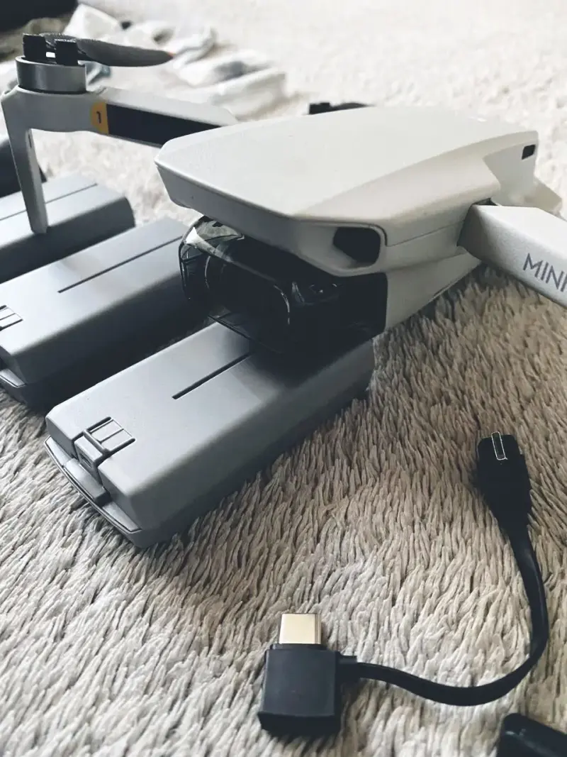 Drone DJI Mini SE con accesorios completos - 3