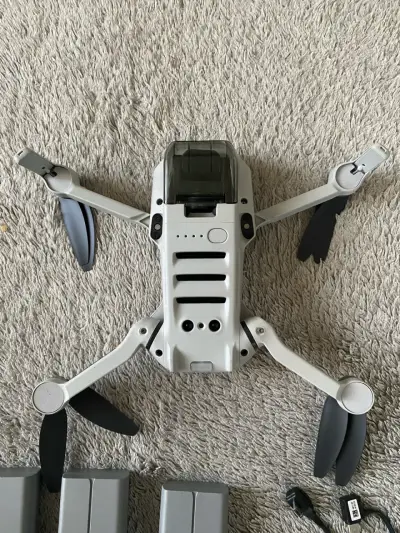 Drone DJI Mini SE con accesorios completos - miniatura 5