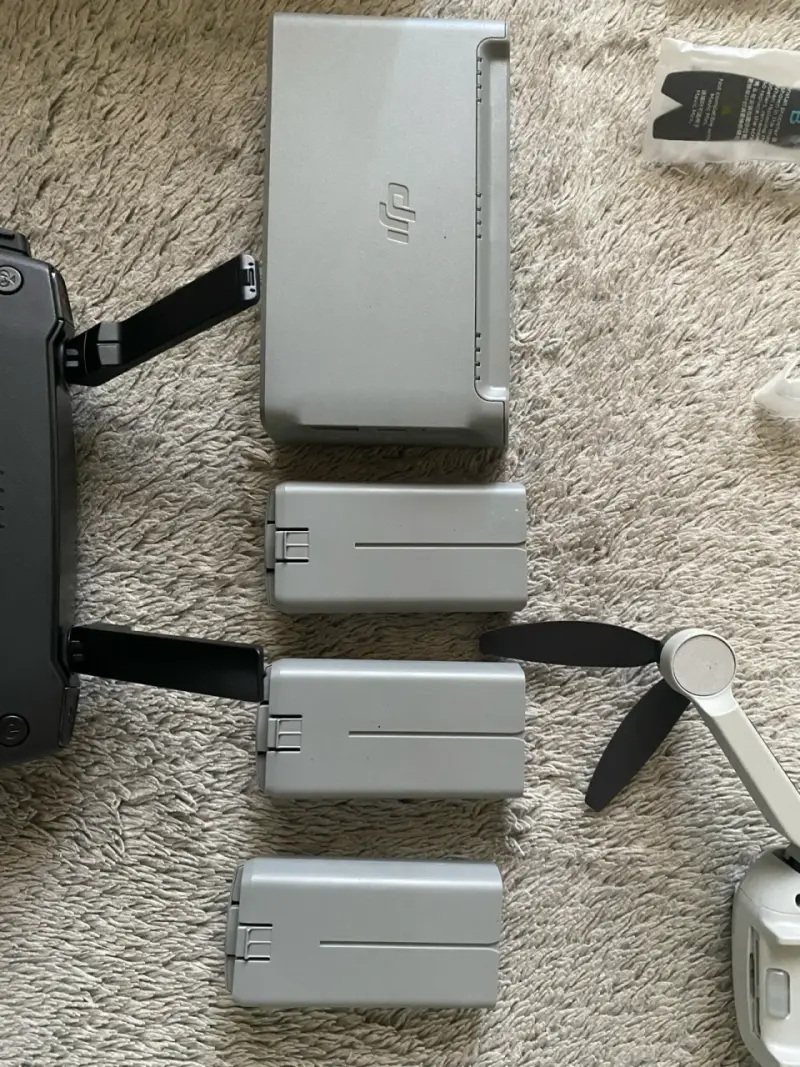 Drone DJI Mini SE con accesorios completos - 6