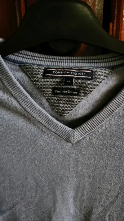 2 Suéters gris y celeste Tommy Hilfiger para hombr - miniatura 4