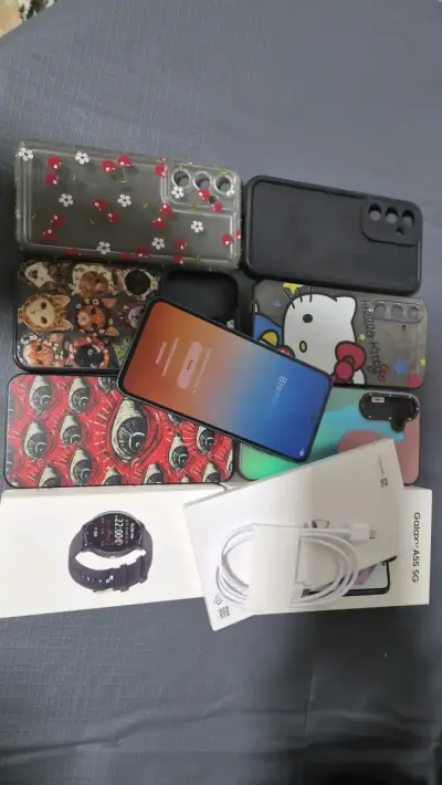 Samsung Galaxy A55 5G con accesorios - miniatura 1
