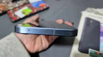 Samsung Galaxy A55 5G con accesorios - miniatura 5