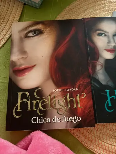 Libro 'Firelight: trilogía - miniatura 1