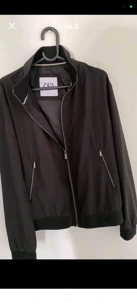 Chaqueta negra Zara con cierre