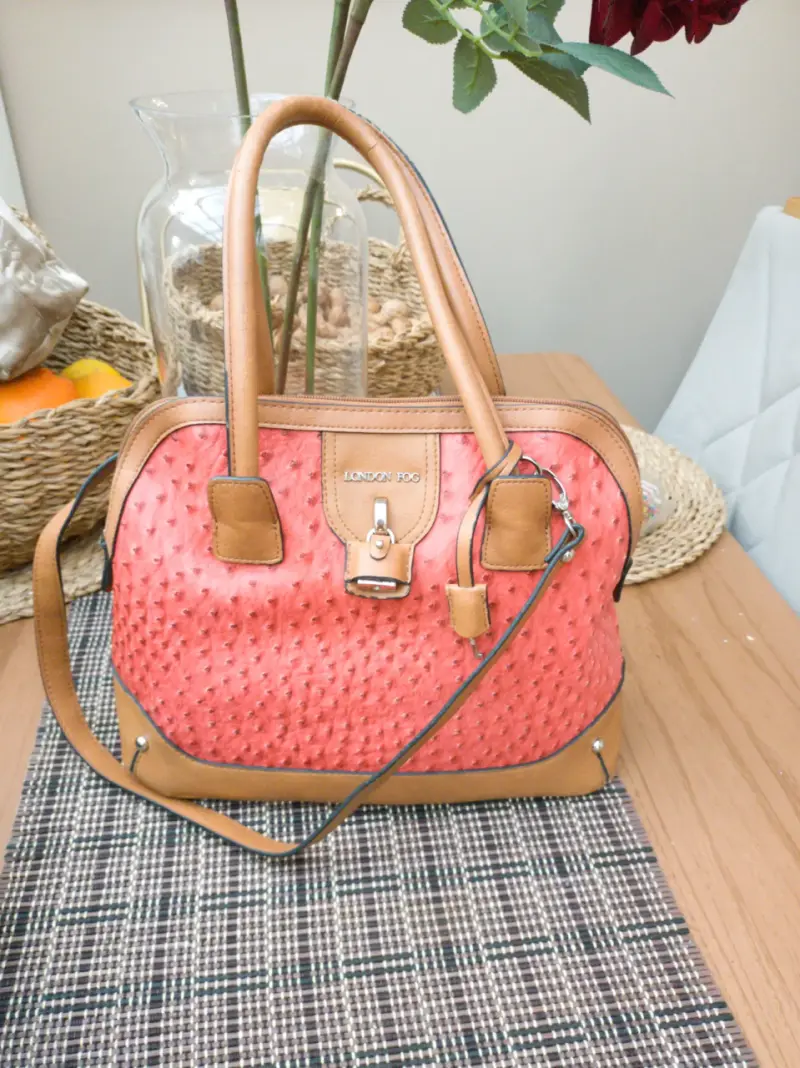 Bolso London Fog color coral y camel - 2