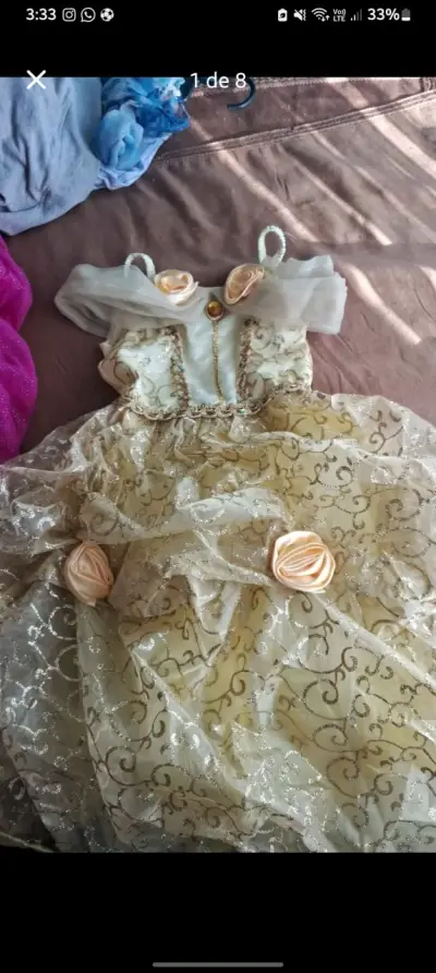 Vestido de princesa para niña con detalles dorados - miniatura 1