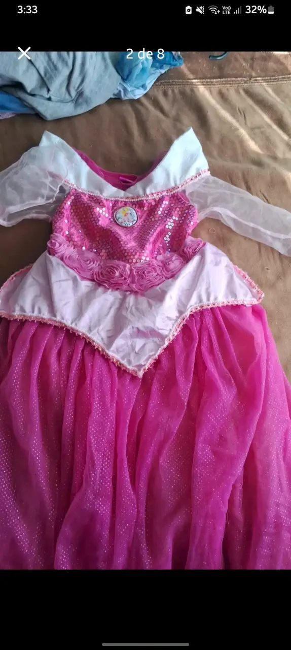 Vestido de princesa para niña con detalles dorados - 2