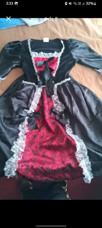 Vestido de princesa para niña con detalles dorados - miniatura 4